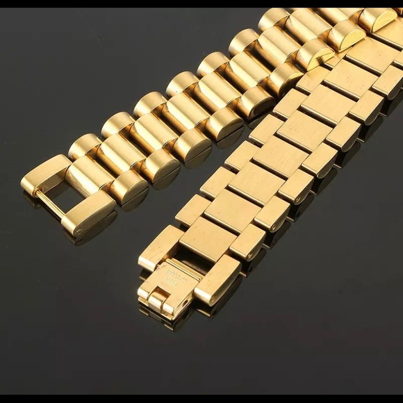 18K Link Bracelet - Picture 4 of 7